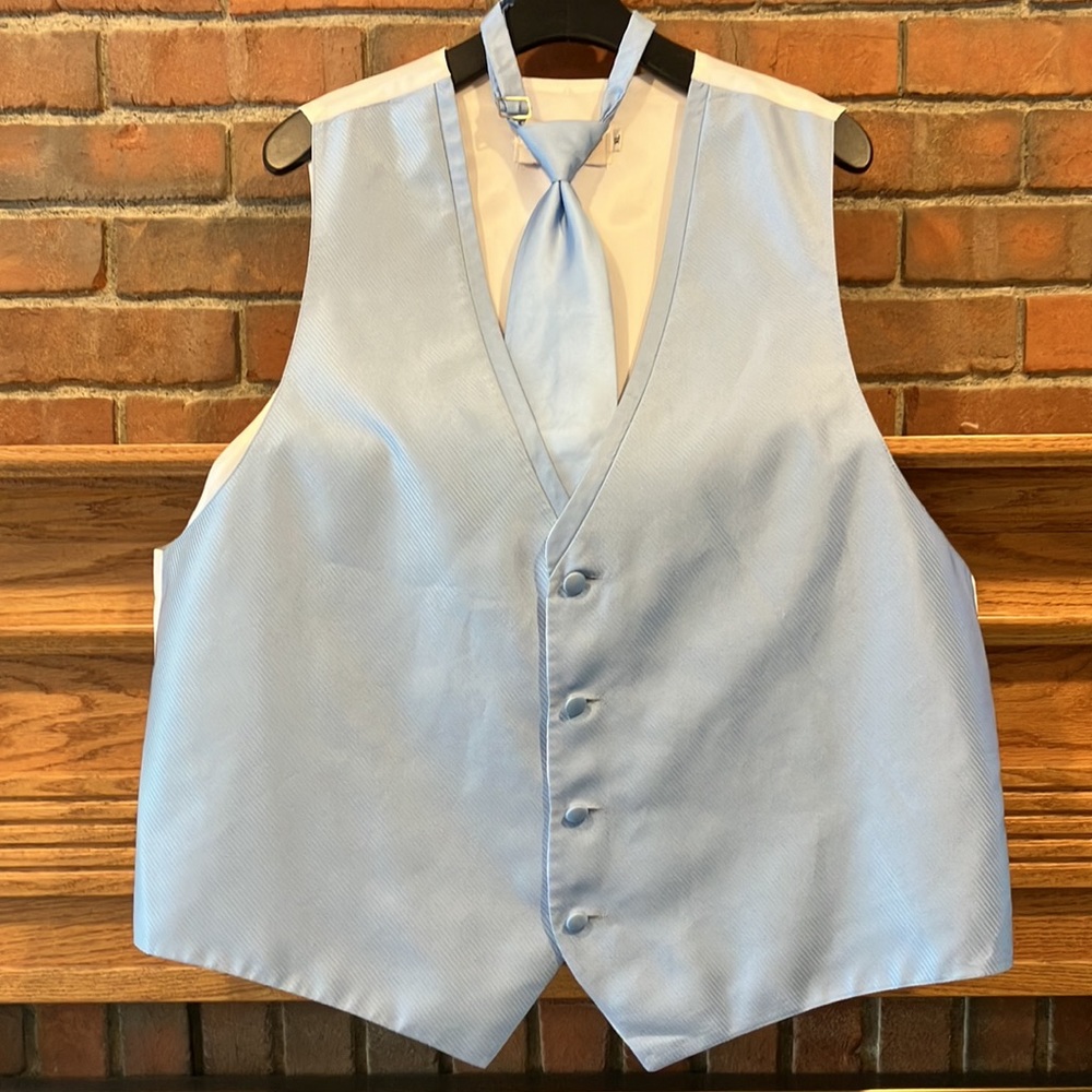 EUC Jean Yves light blue satin 4 button vest with tie